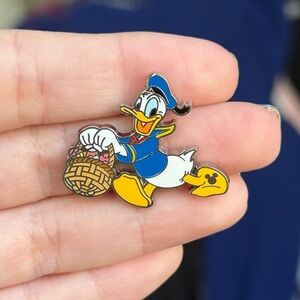 Disney Parks 2025 Hidden Disney Wave A Donald Duck Easter Holiday Mystery Pin
